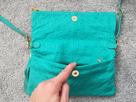 Malá kožená crossbody kabelka, 