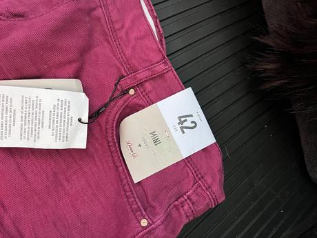 Šortky nové, primark,42