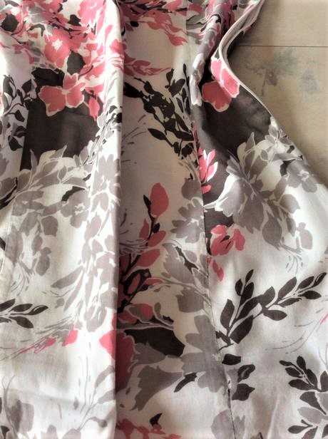 Púzdrové batistové šaty s/m, m