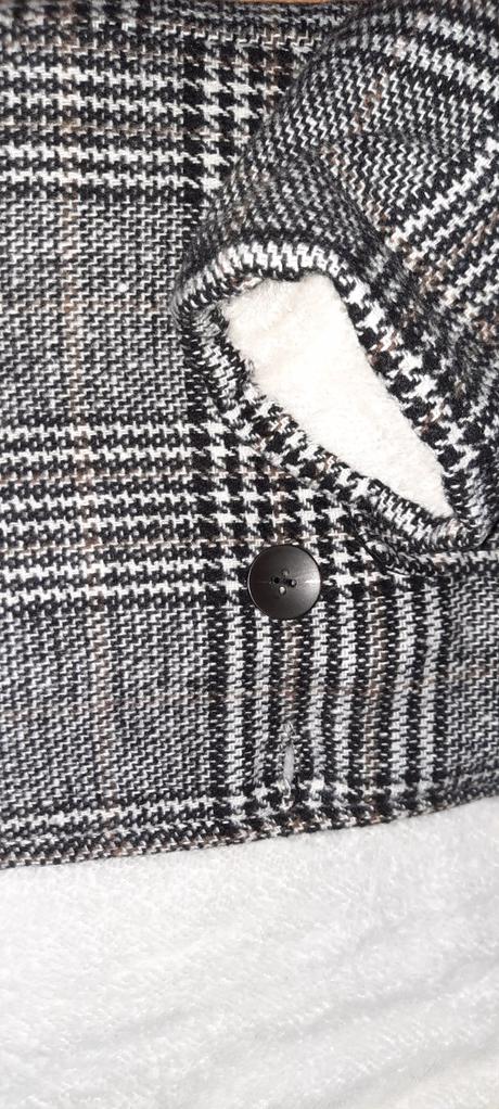 Teplučký trendy kabát pre slečnu na cca 9-10 rokov, 152