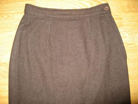 Vlnená sukňa a vesta, s