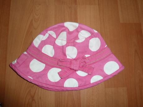 Bodkovaný klobúk, next,104