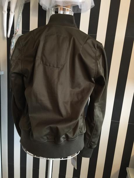 Alpha industries bombera s azurovo modrym zipsom, xs