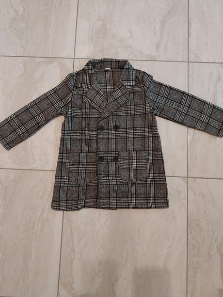 Károvaný kabátik, 110