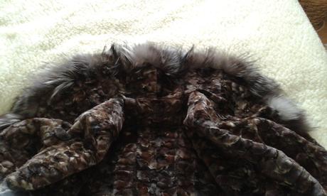 Pravá kožušinová bunda, s