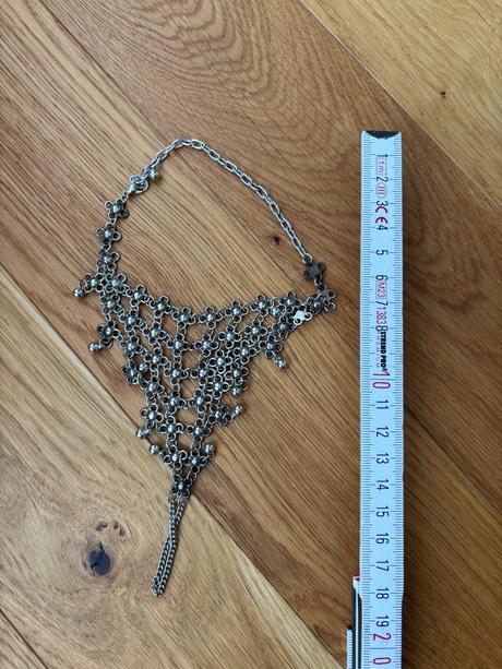 Ozdoba na nohu bižu, 