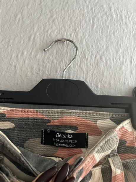 Maskáčové rifle, bershka,34