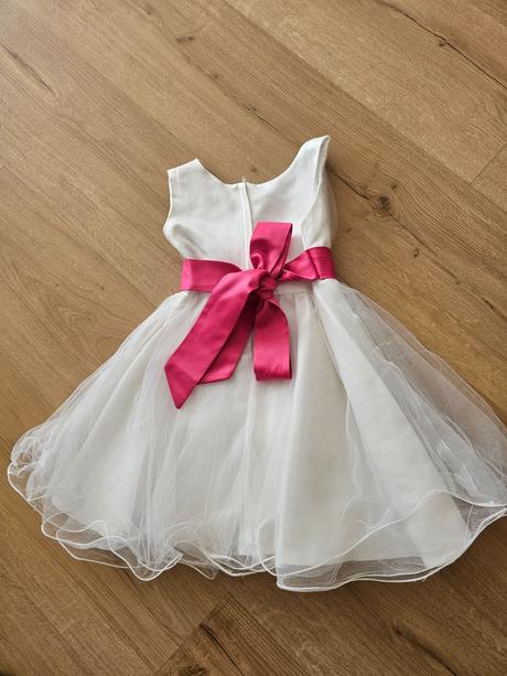 Sviatočné šaty, 92