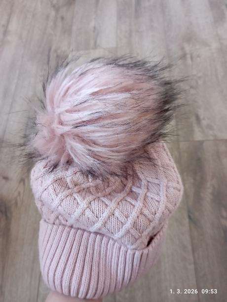 Krásna zimná čiapka (už s poštou), s
