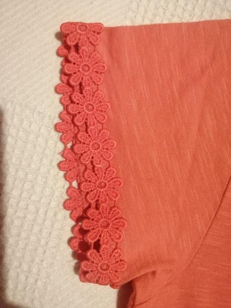 Tricko s vysivanym lemom., george,122