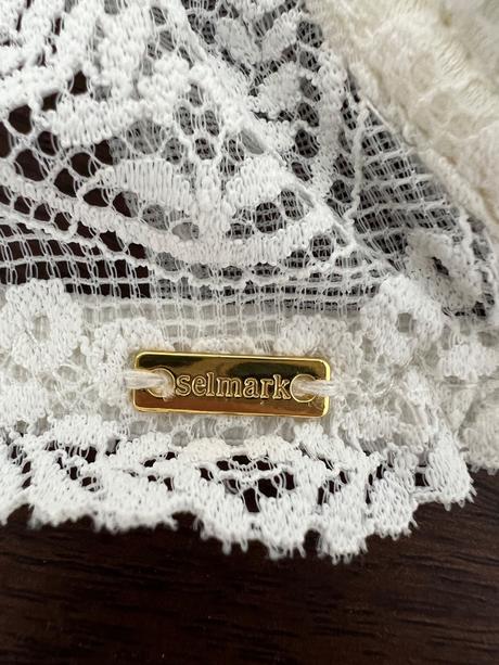 Krajkova suprava stala 140 eur, s