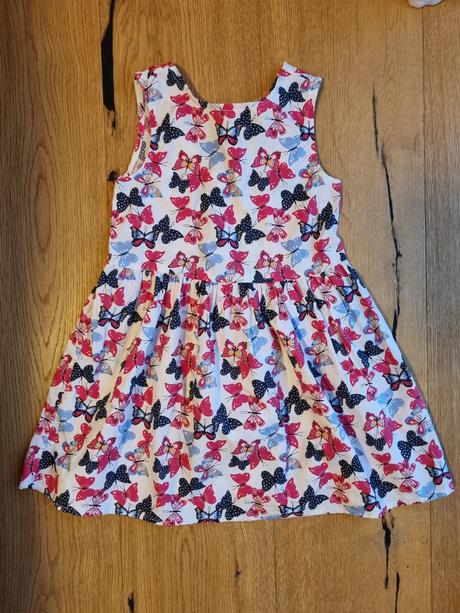 Letne saty s motylmi, c&a,104