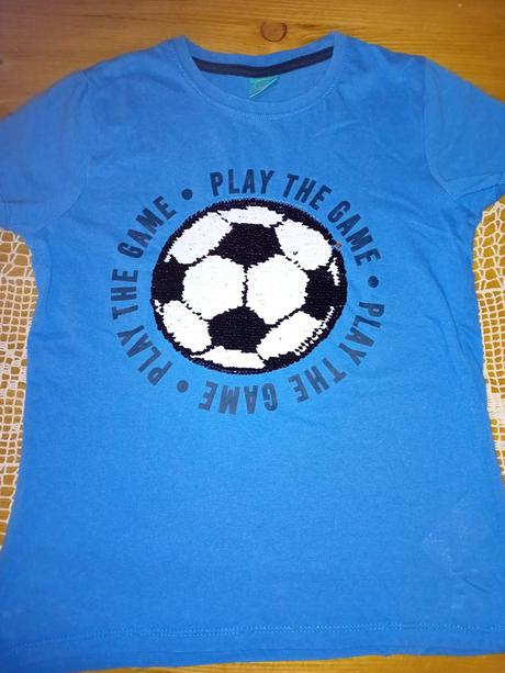 Tričko pre futbalistu s premenlivým obrázkom, sinsay,134