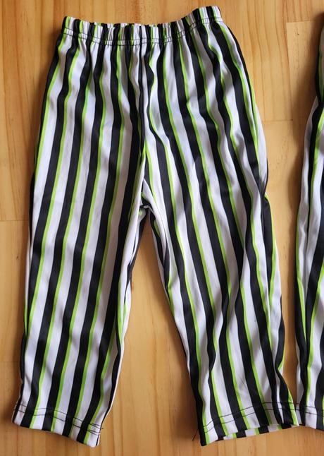 2x karnevalové nohavice tu na 1-2 roky, 
