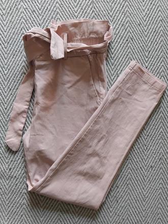 Ružove nohavice, 158