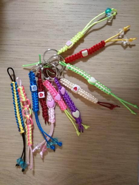 Náramky + kľúčenky,
