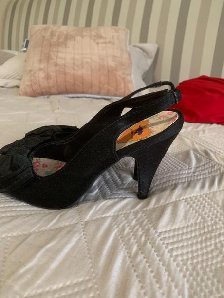 Čierne lodičky, rocket dog,38