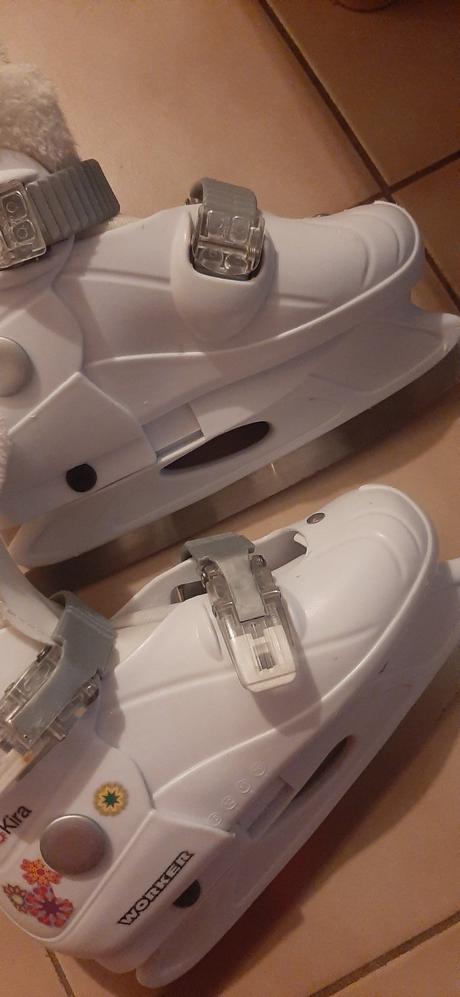 Dievčenské korčule, 32