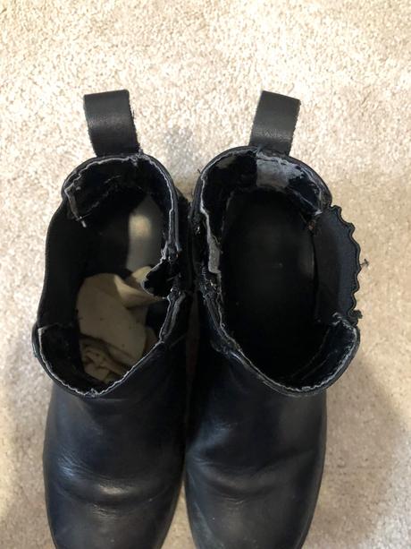 Kožene kotnikove čižmy, baťa,36