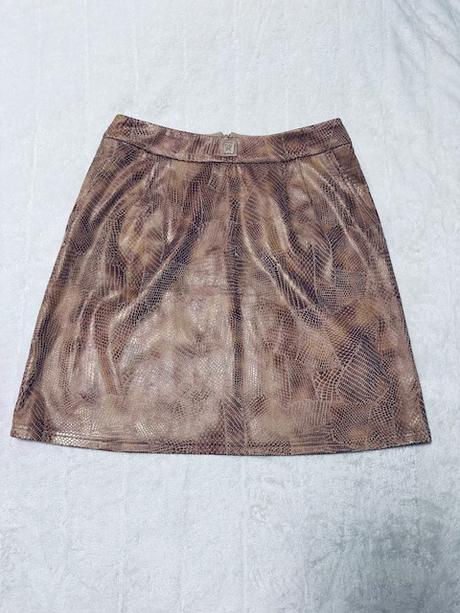 Hnedo-ružová krátka sukňa z eko-kože zn. magenta, l / m