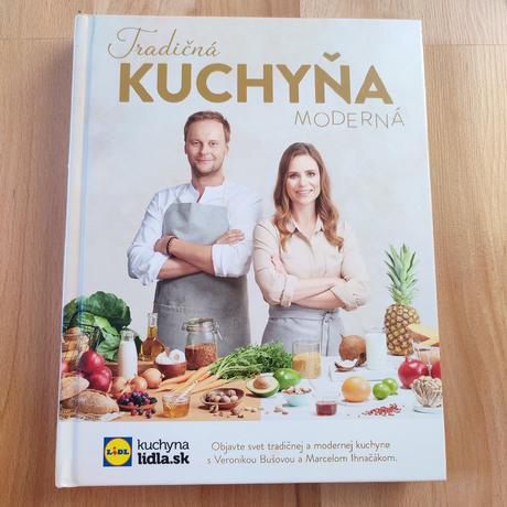 Kuchárske knihy rôzne, niektoré nové, niektoré ret,