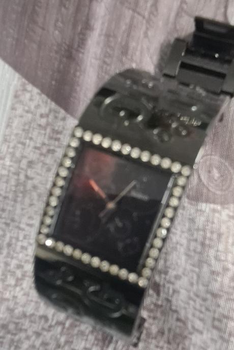 Hodinky guess, guess