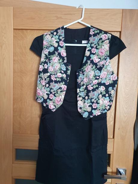 Šaty čierne puzdrové, s