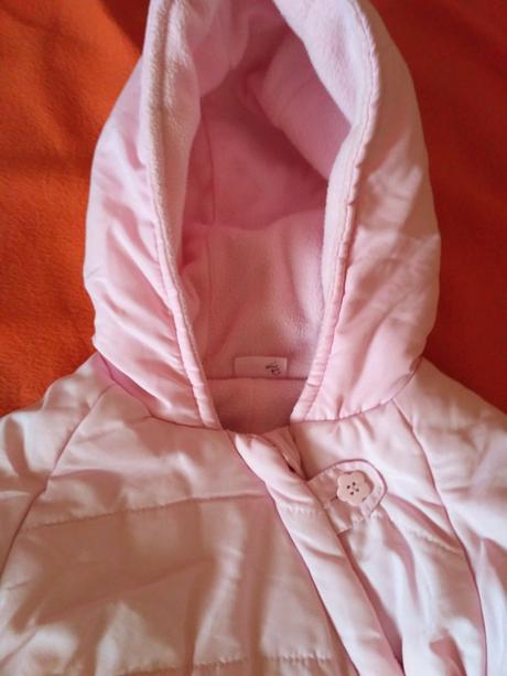 Overal s nozickami, 74