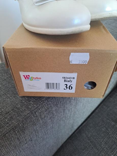 Topánky na 1sv prijmanie, 36