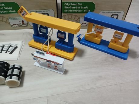 Kidland cesta mesto, puzzle + semafory a iné,