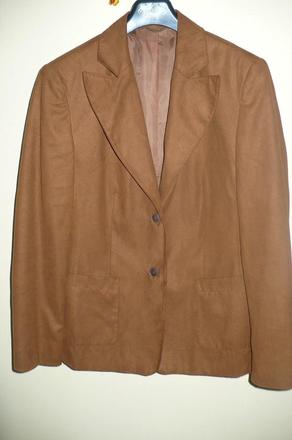 Škoricové sako, 44
