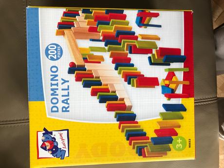 Domino rally 200 ks woody, 
