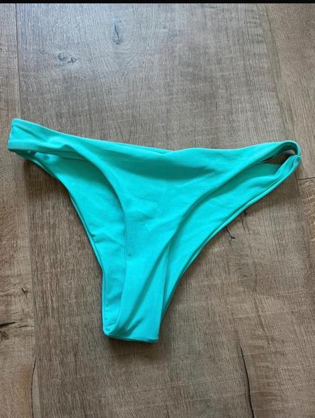 Bikini spodok, 38