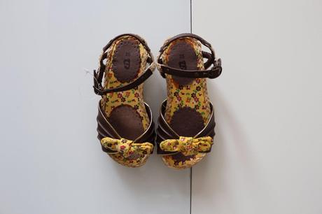 Letné nenosené sandále, mayoral,25