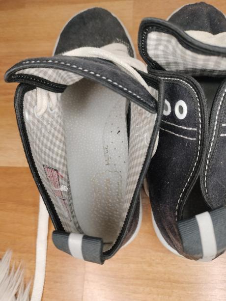 Plátené vysoké tenisky, 33