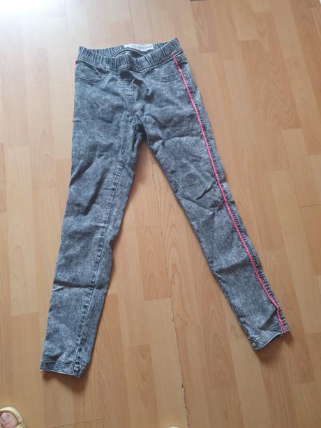 Predám dievč. rifle sivo-čierne veľ.152, 152