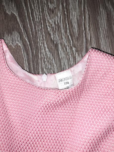 Dievčenské šaty, 116