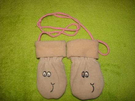 Teplé rukavičky, 86