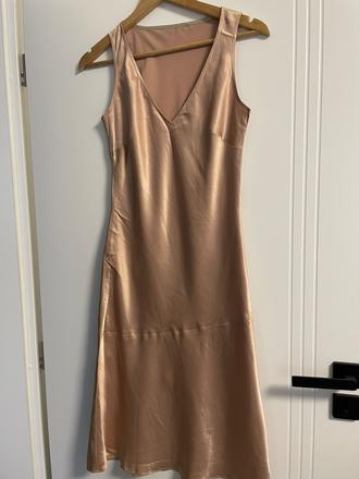 Saténové šaty. veľ.36-38, 36