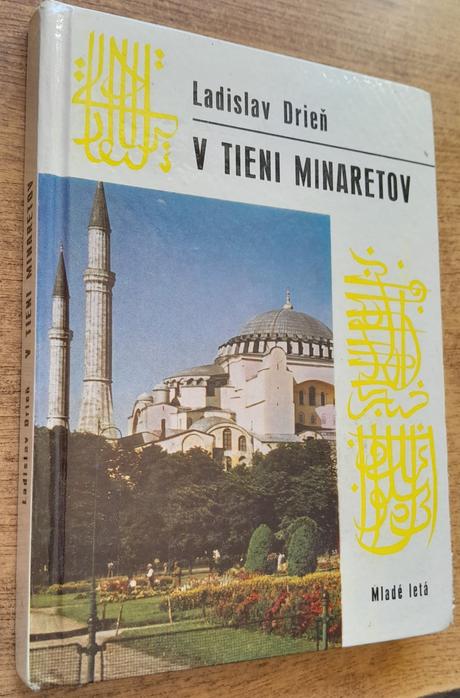 V tieni minaretov,