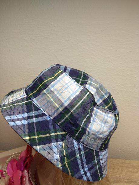 Obojstranný klobúčik, 86