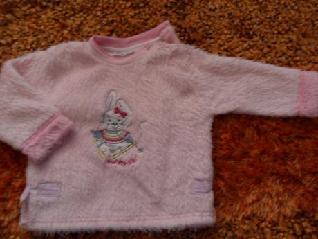 Dievcatkovska mikinka flis 6-9 mes.cena  4 eur, 74