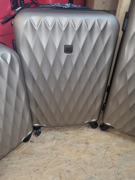 Kufor cestovný 97l,