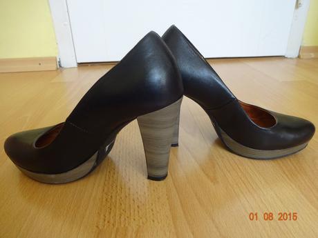 Kozenne lodicky na platforme, 35