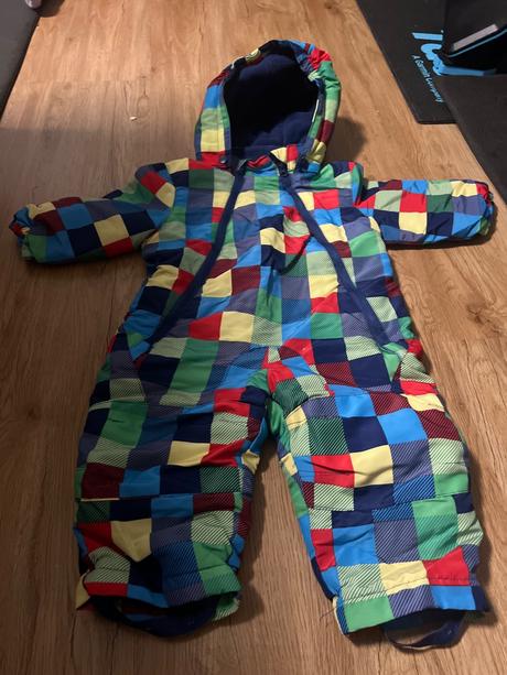 Overal zimny, lupilu,74