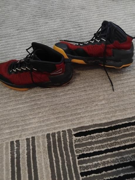 Basketbalové botasky, 45