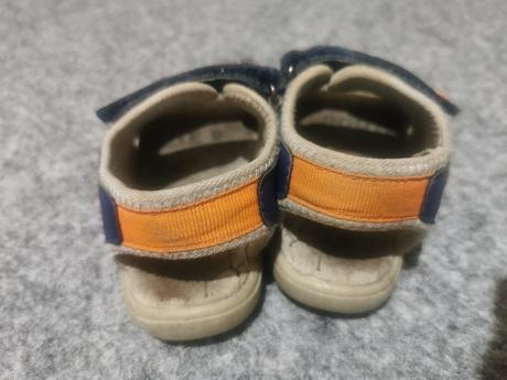 Sandálky, 24