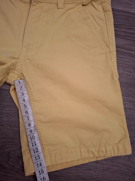 Zlte kratasy, piazza italia,116