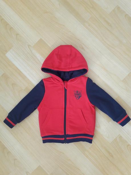 Darujem mikinku c.86-92 za poštovné 3,90 eur, lupilu,86