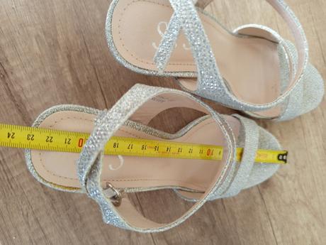 Strieborné sandálky, 37